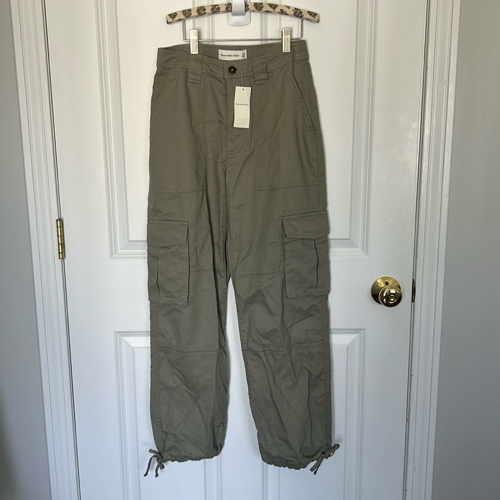 Abercrombie and fitch high rise cargo pants